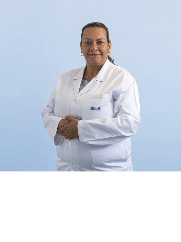 Dr. Cláudia Jacques Gomes