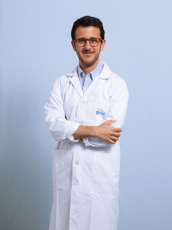 Dr. Carlos Bernardes