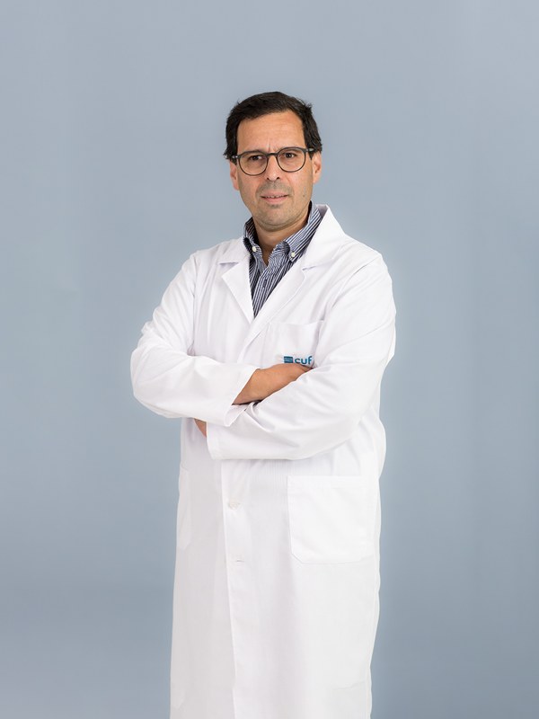 Dr. Bernardo Macedo