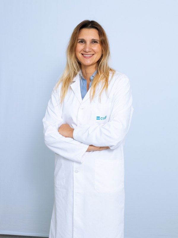 Dr. Cláudia Mendes Videira