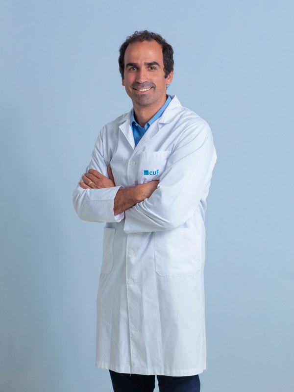 Dr. Tiago Carvalho