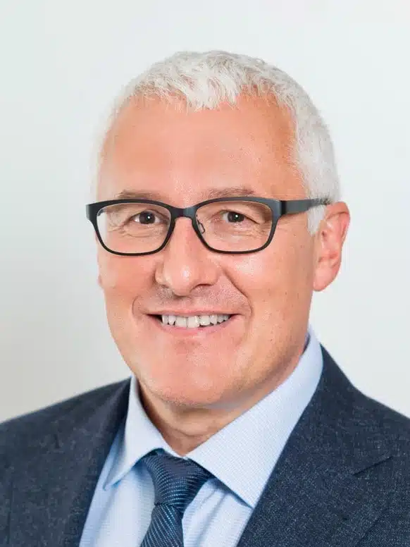 Univ.-Prof. Dr. Robert Schmidhammer