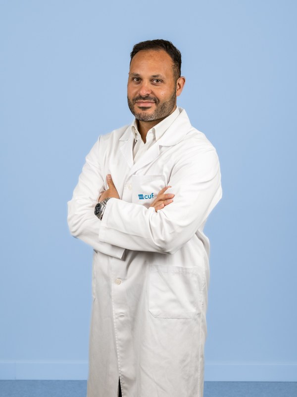 Dr. César Torre