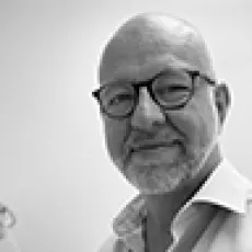 Dr. Axel de Vooght