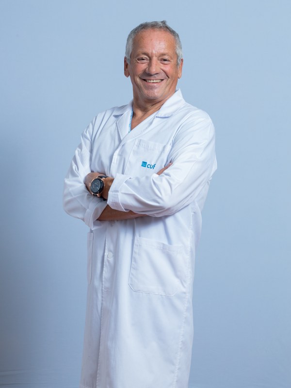 Dr. Carlos Correia