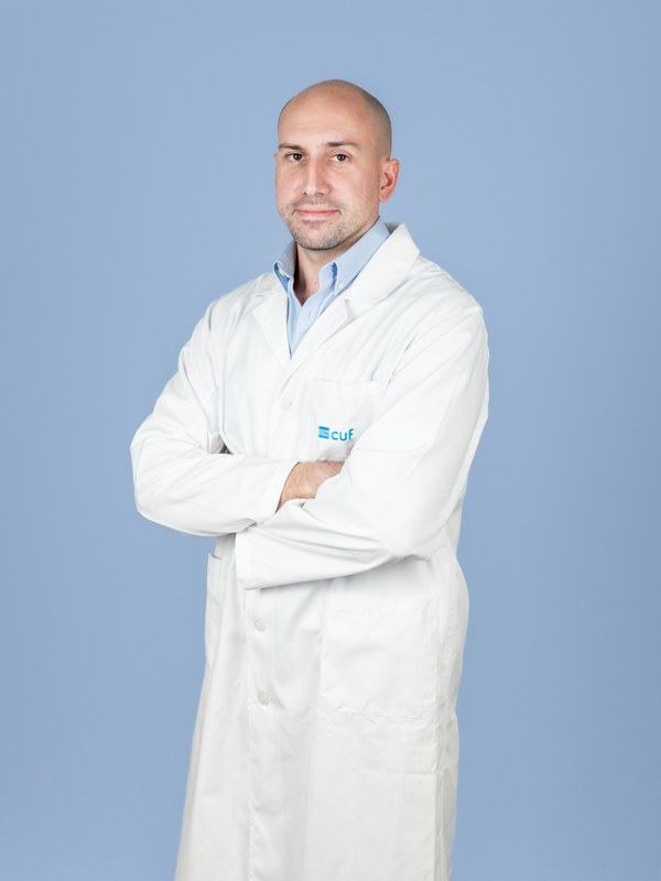Dr. Tiago Mendonça