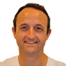 Dr. Patrick van Leer