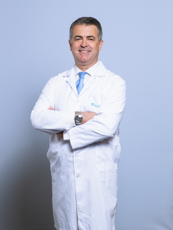 Dr. Fernando Martins