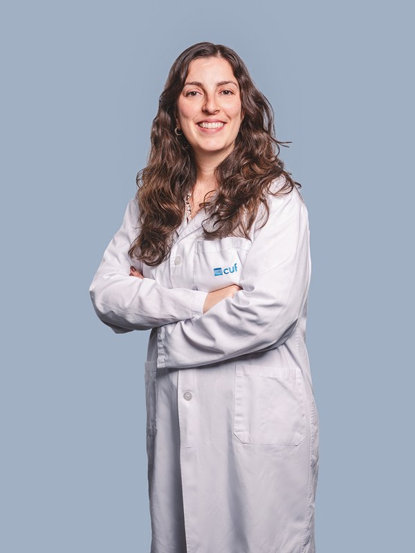 Dr. Cláudia Amorim Costa