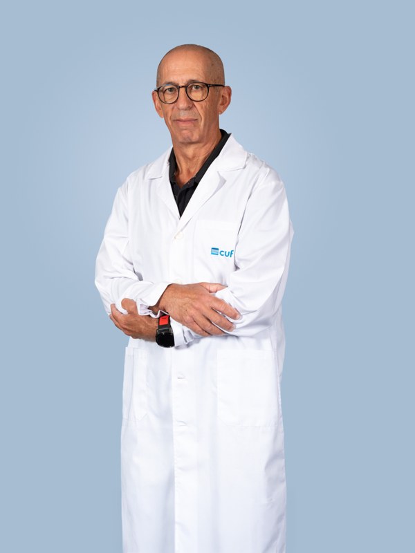 Dr. Carlos Correia