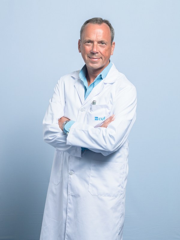 Dr. Nuno Campos