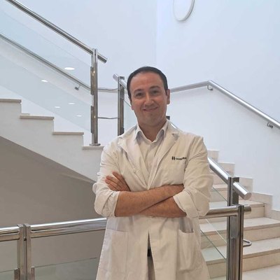 Dr. Eduardo Alcalde