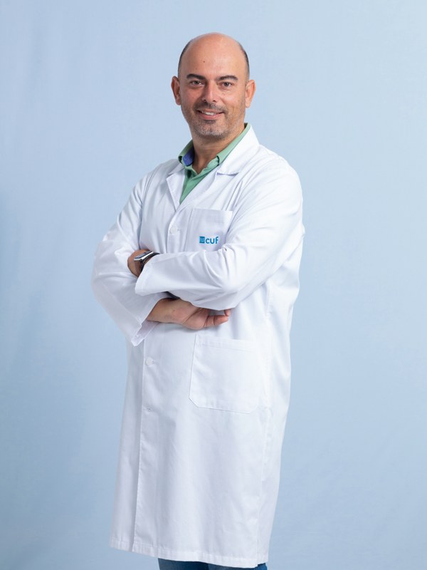 Dr. Ricardo Faria
