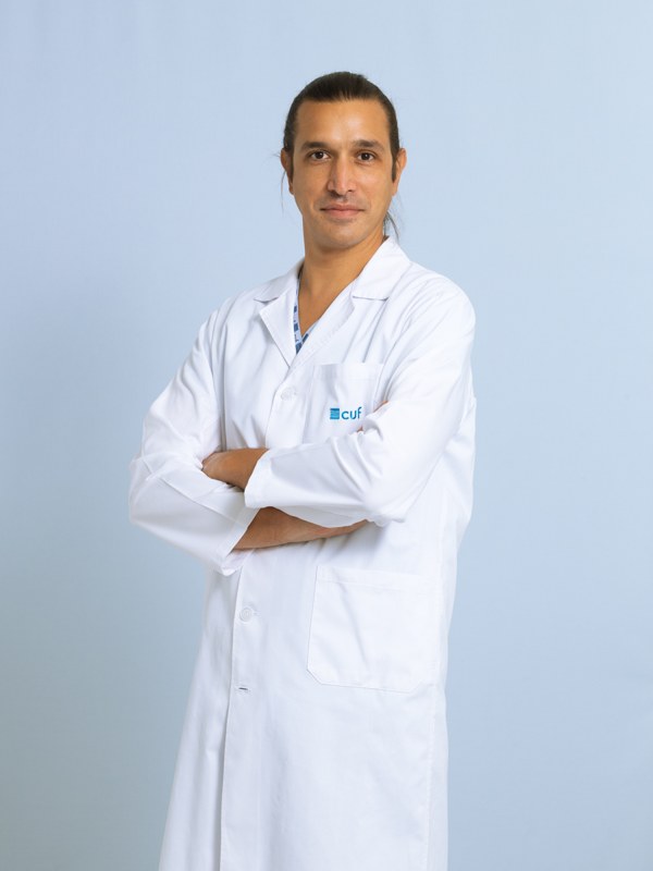 Dr. Miguel Carvalho
