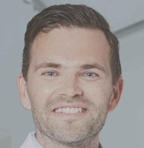 Dr. Henrik Reinhard
